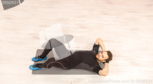 Image of Man Doing Sit-ups