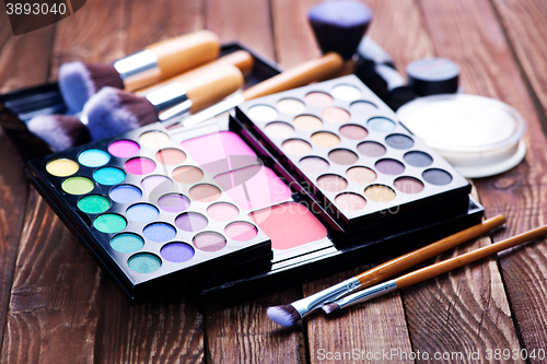 Image of Various makeup products 