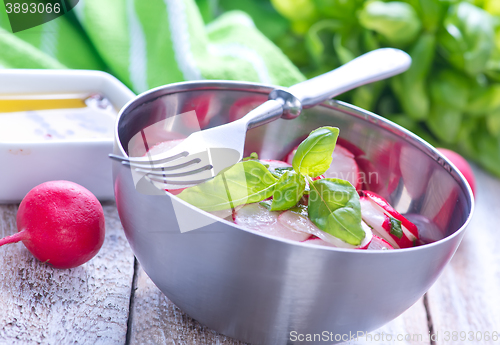 Image of salad with radish