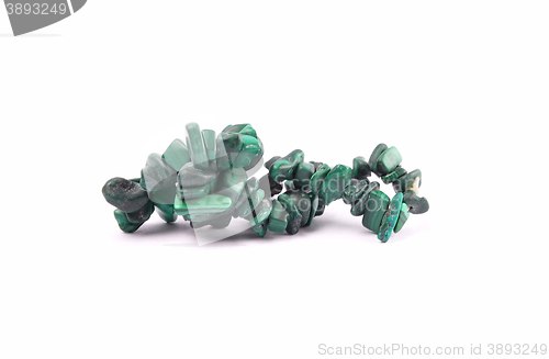 Image of Splintered malachite chain on white background