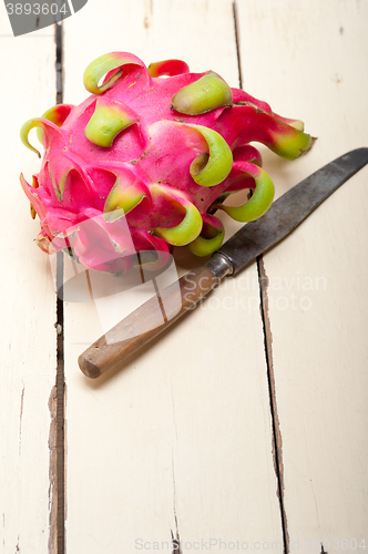 Image of fresh dragon fruit 