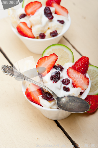 Image of fruit and yogurt salad healthy breakfast