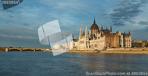 Image of Parliament Building in Budapest