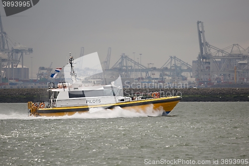 Image of Pilot boat going fast