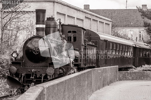 Image of Veteran train in a curve