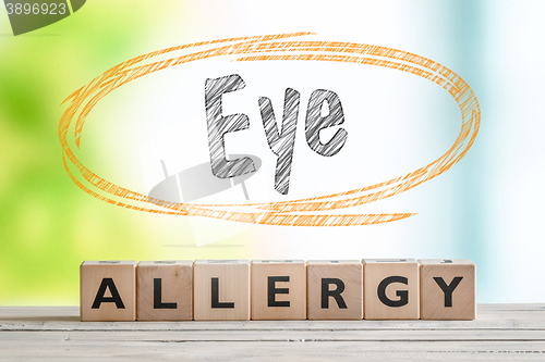 Image of Eye allergy headline in an indoor environment