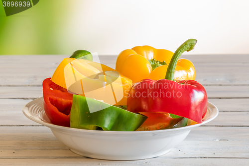 Image of Pepper dish on a wooden table