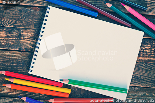 Image of Note and pencils