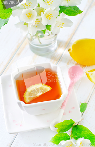 Image of jasmin tea with lemon