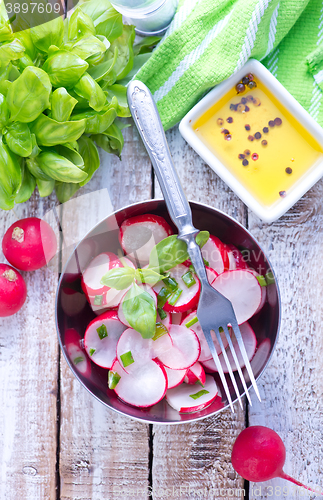 Image of salad with radish