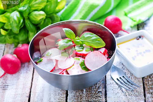 Image of salad with radish