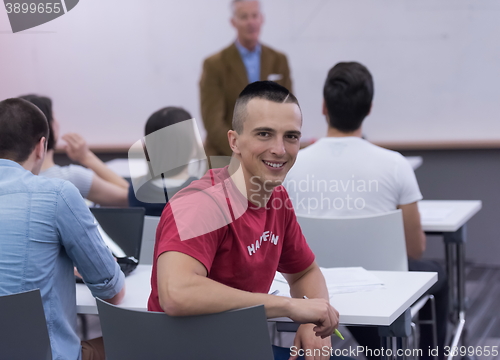 Image of students group study