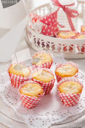 Image of Lemon cupcakes