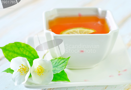 Image of jasmin tea with lemon