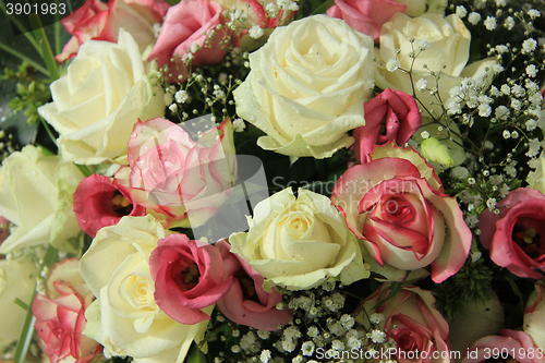 Image of pink and white bridal bouquet