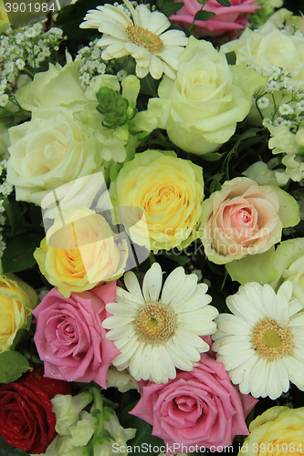 Image of yellow, white and pink wedding flowers