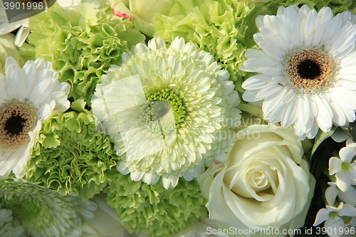 Image of mixed white wedding flowers