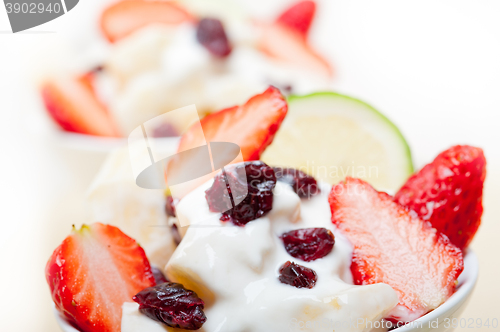 Image of fruit and yogurt salad healthy breakfast