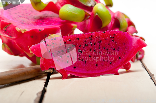 Image of fresh dragon fruit 