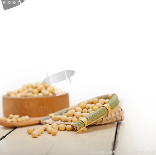 Image of organic soya beans 