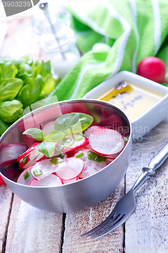 Image of salad with radish