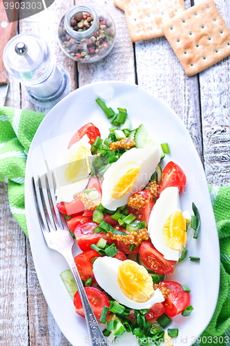 Image of salad with egg