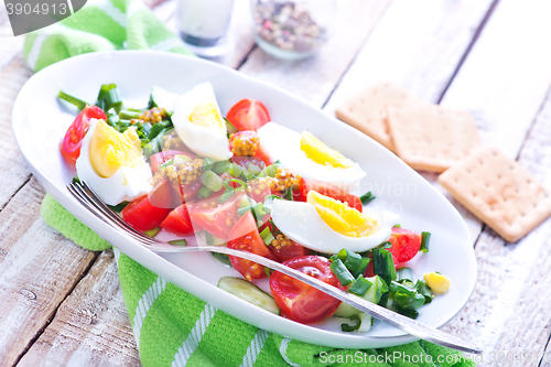 Image of salad with egg