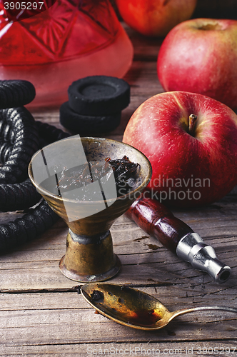 Image of Hookah with apple flavor
