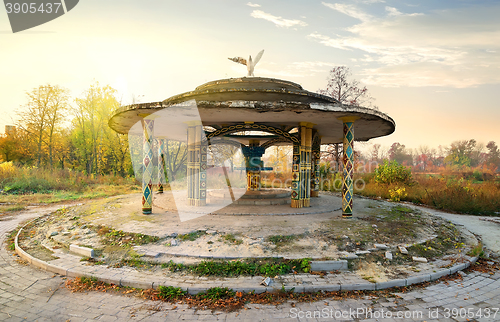 Image of Broken arbour in park