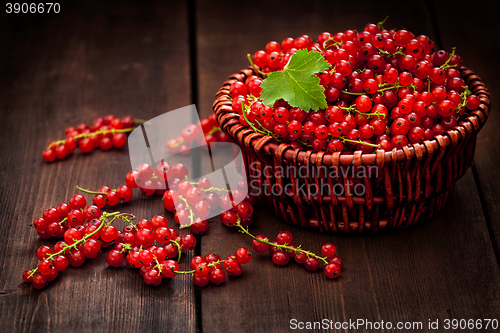 Image of Redcurrant in wicker bowl on the table