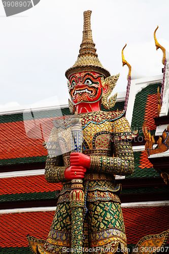 Image of giant statue in Thailand