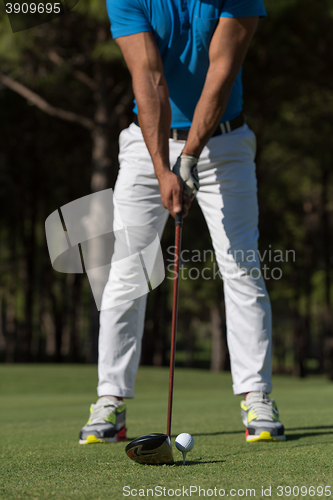 Image of golf player hitting shot