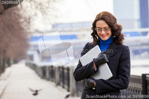 Image of woman with laptop