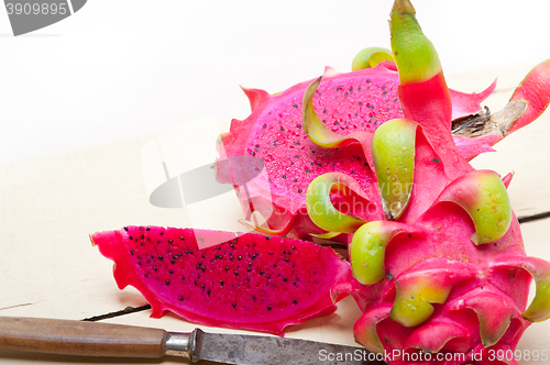 Image of fresh dragon fruit 