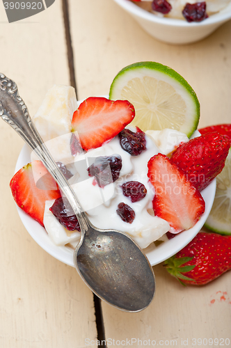 Image of fruit and yogurt salad healthy breakfast