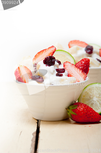 Image of fruit and yogurt salad healthy breakfast
