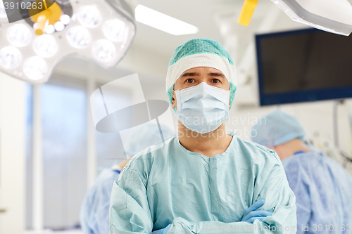 Image of surgeon in operating room at hospital