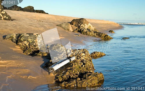 Image of message in a bottle