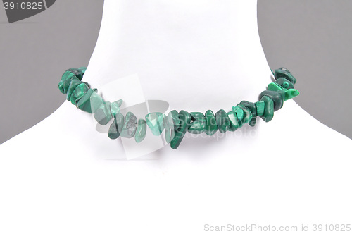 Image of Splintered malachite chain on bust