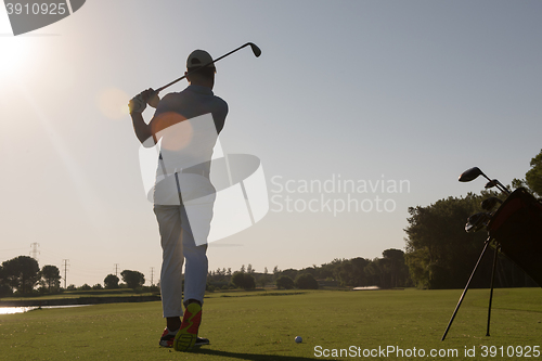 Image of golf player hitting shot