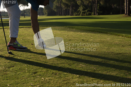 Image of golf player hitting shot