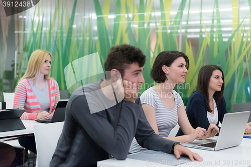Image of students group study
