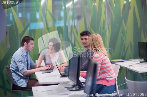 Image of students group study
