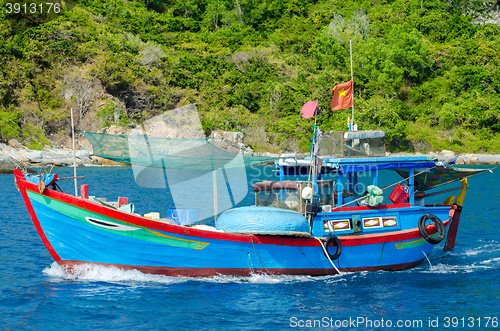 Image of fishing boa