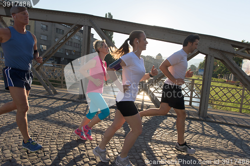 Image of people group jogging