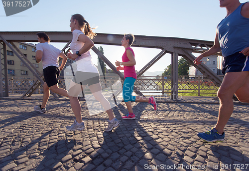 Image of people group jogging