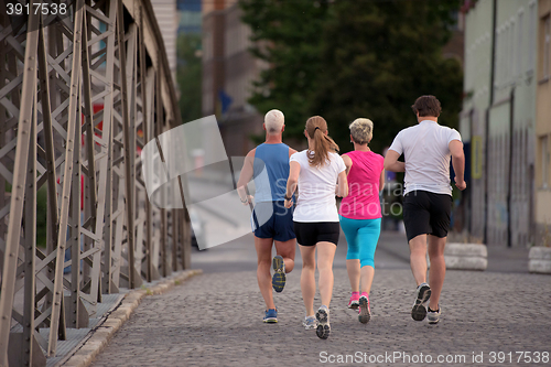 Image of people group jogging