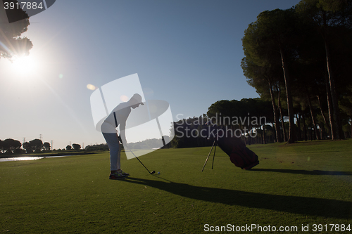 Image of golf player hitting shot