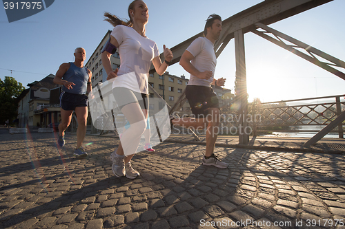 Image of people group jogging