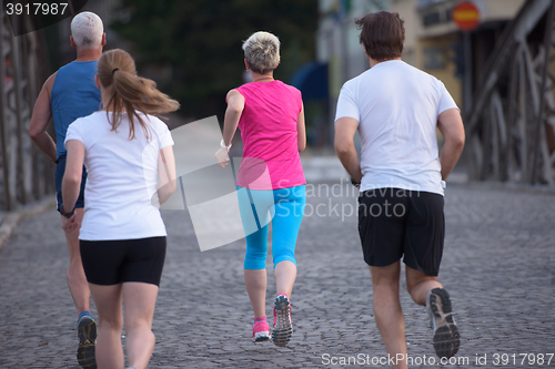 Image of people group jogging